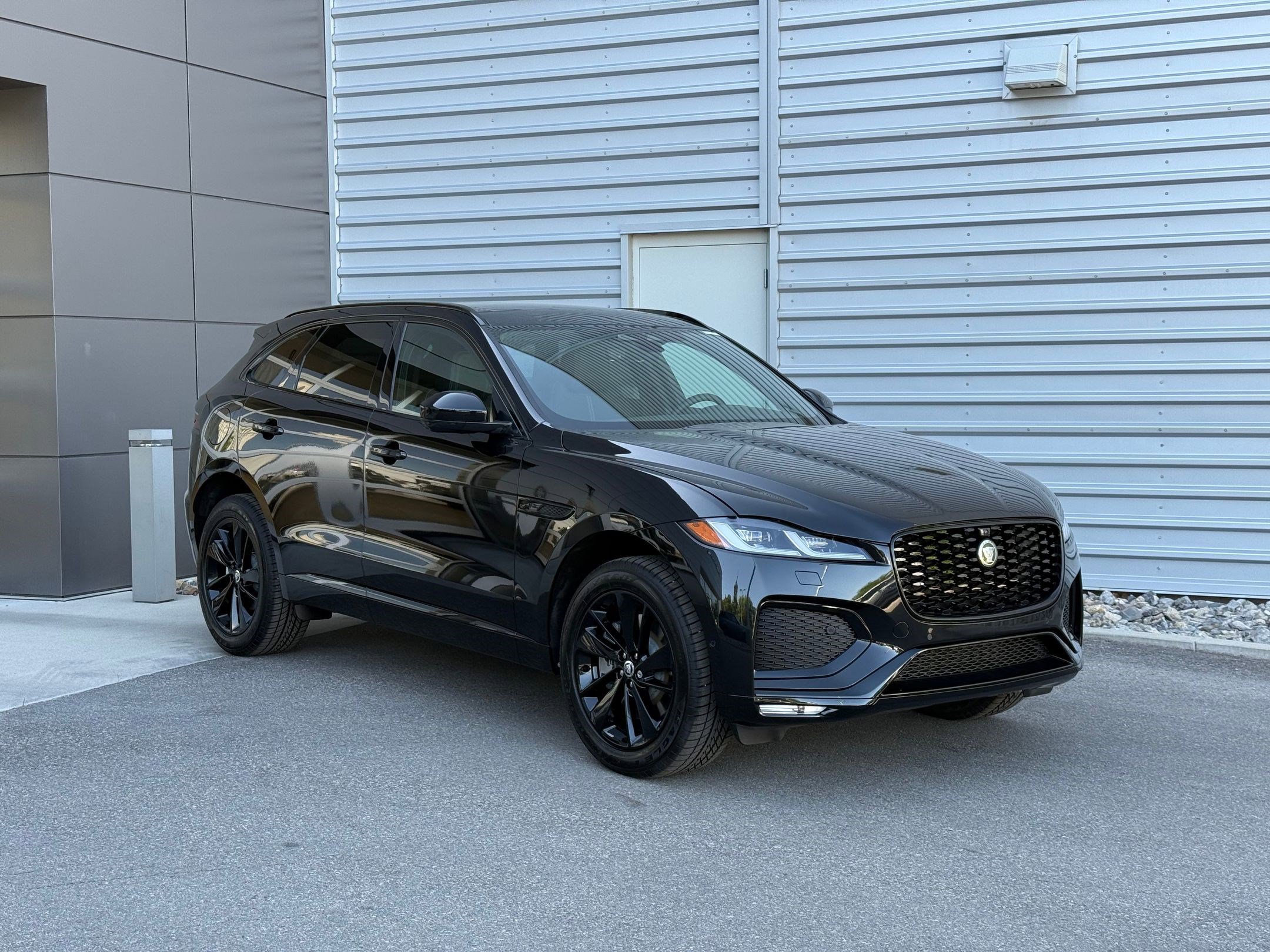 2026 Jaguar F-PACE P250 R-Dynamic S photo 7