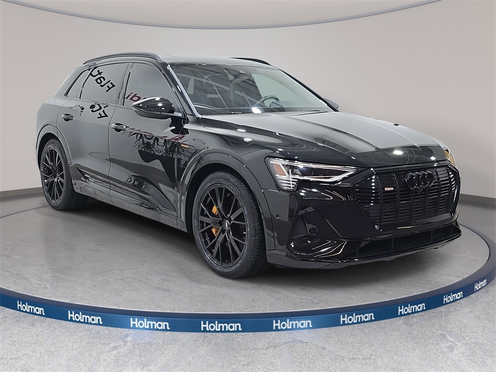 2022 Audi e-tron Prestige photo 3