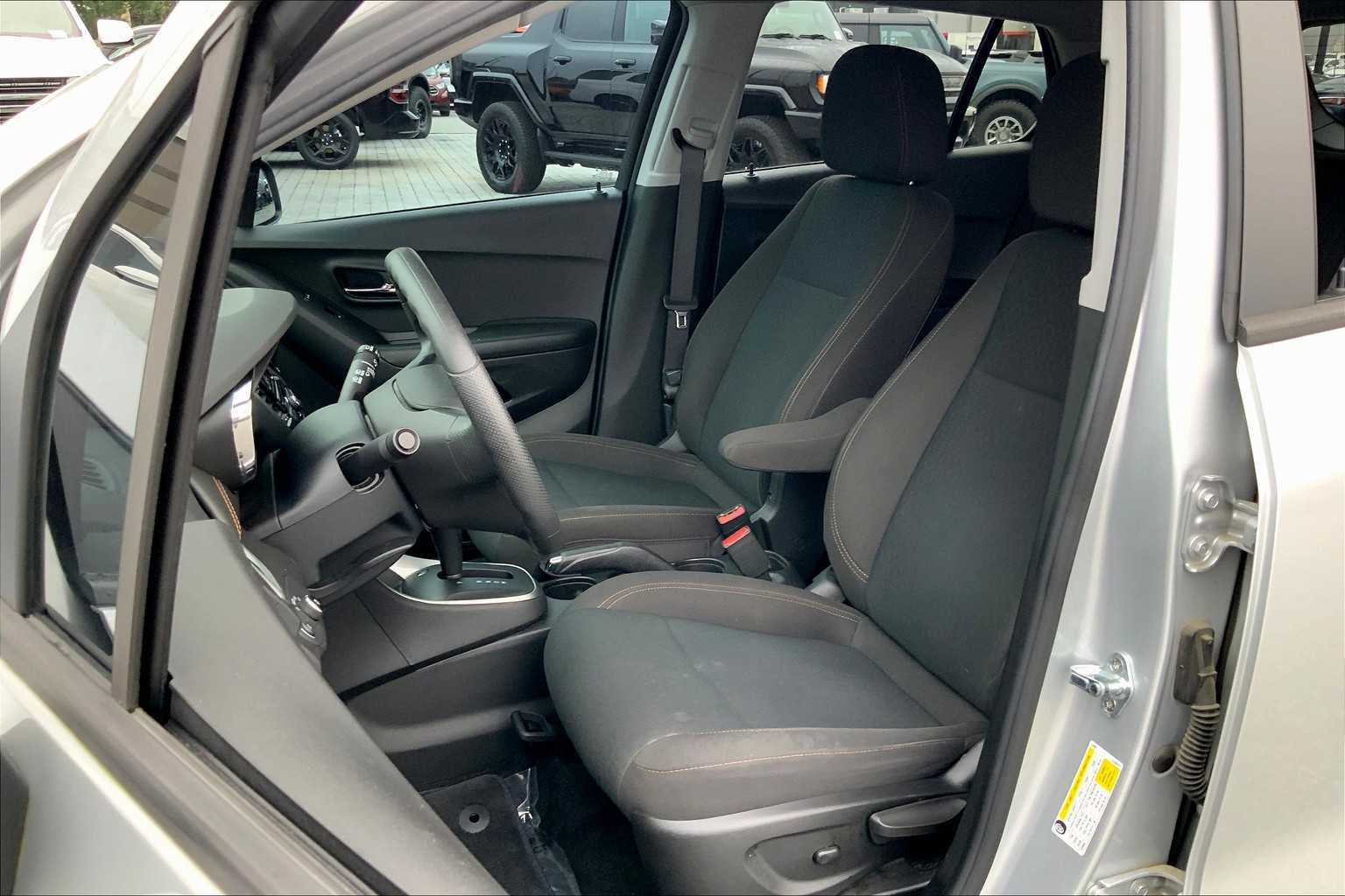 2021 Chevrolet Trax LS photo 7