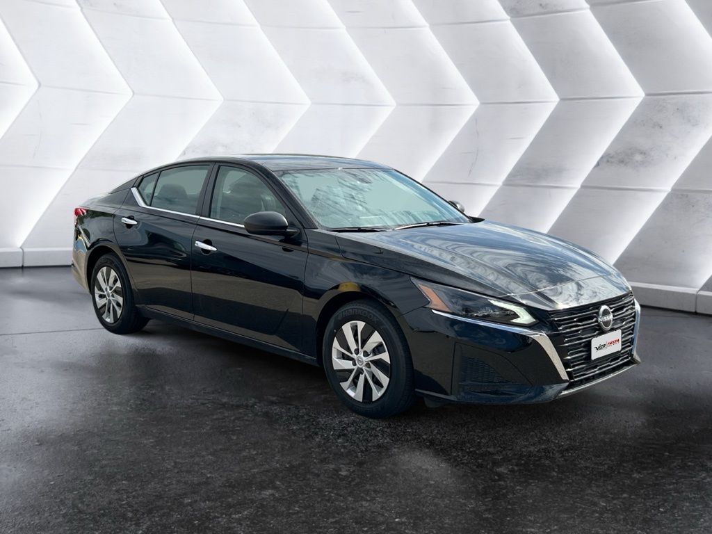 2025 Nissan Altima 2.5 S photo 3