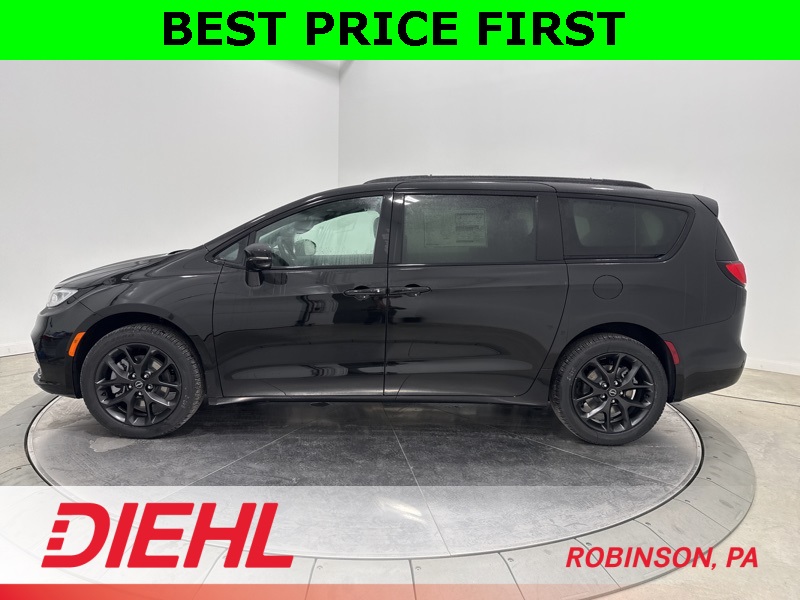 2026 Chrysler Pacifica Limited photo 4