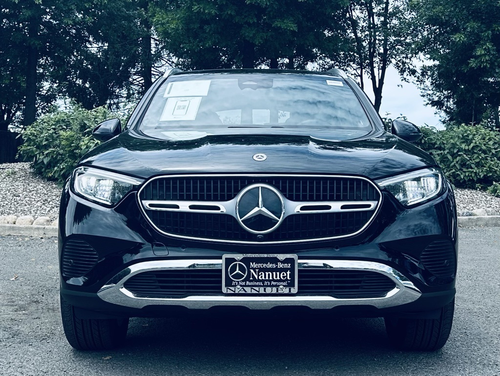 2025 Mercedes Benz GLC 300 4MATIC photo 2