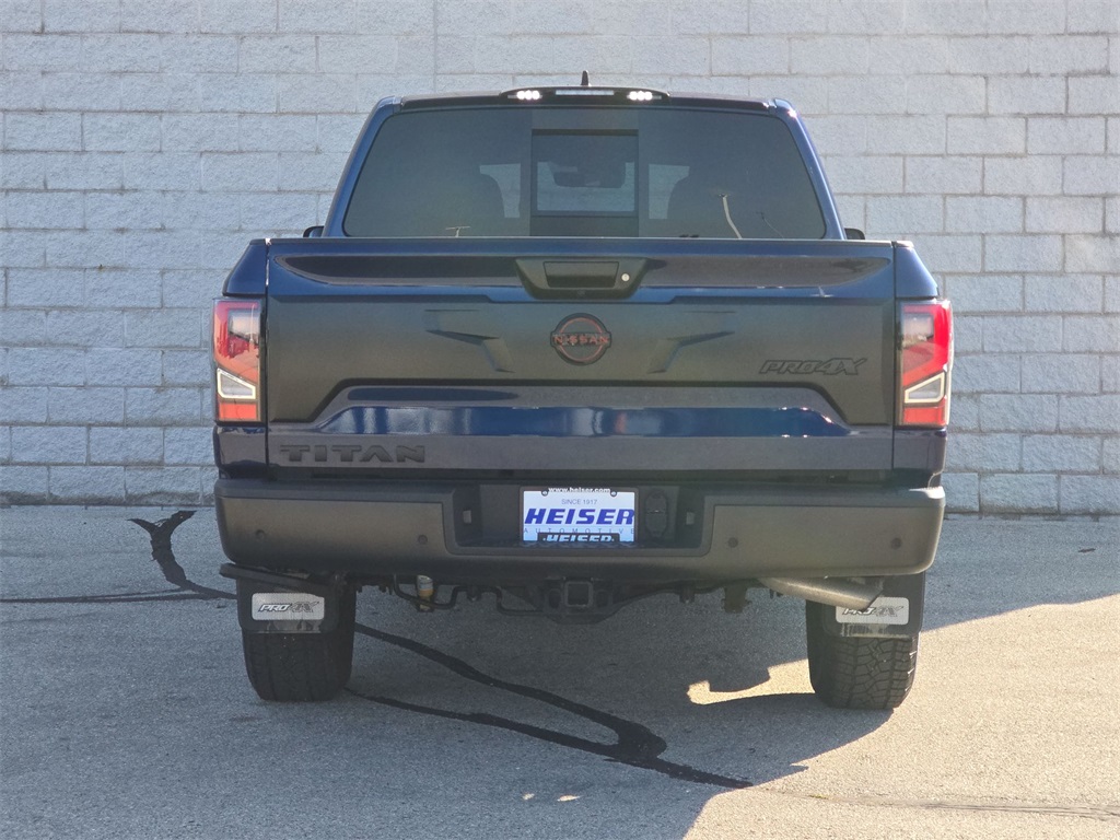 2023 Nissan Titan PRO-4X photo 12