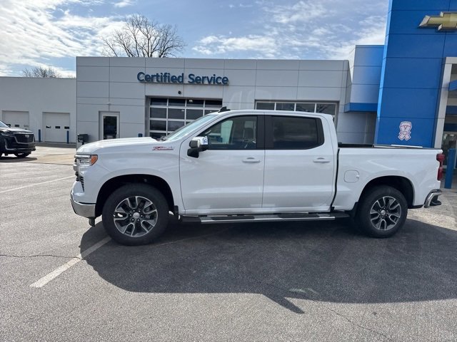 2025 Chevrolet Silverado 1500 LT photo 4
