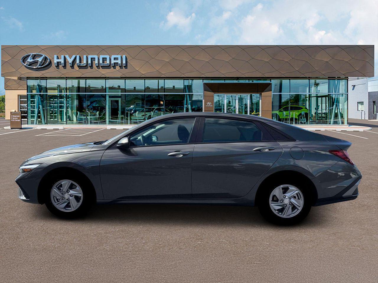 2026 Hyundai Elantra SE photo 3