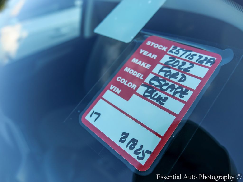 2022 Ford Escape SE photo 23
