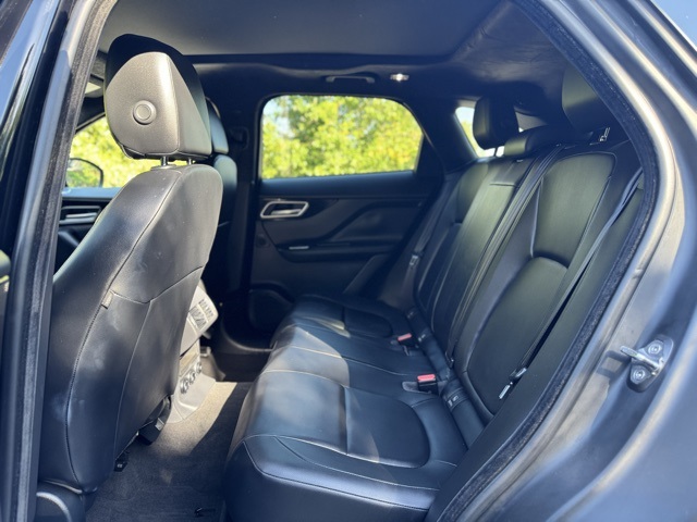 2019 Jaguar F-PACE Premium photo 16