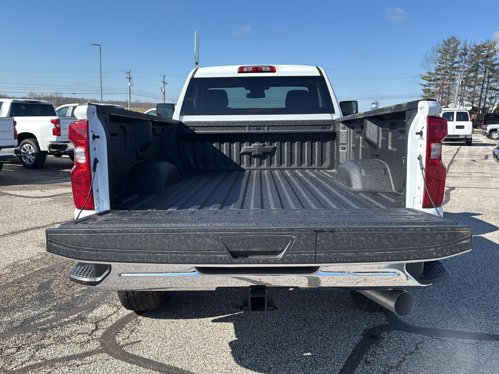 2025 Chevrolet Silverado 3500HD LT photo 8