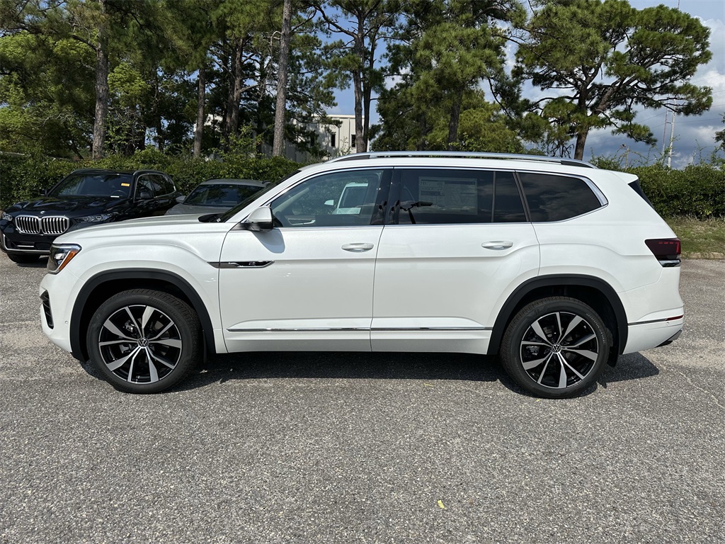 2026 Volkswagen Atlas SEL Premium R-Line photo 2