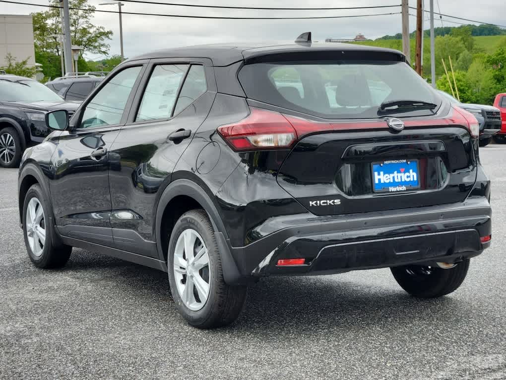 2025 Nissan Kicks Play S photo 5