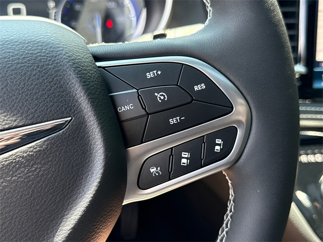 2026 Chrysler Pacifica photo 15