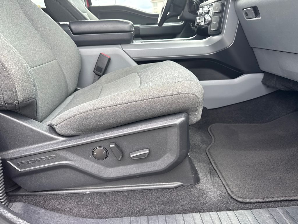2024 Ford F-150 XLT photo 13