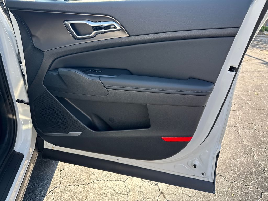 2026 Kia Sportage Hybrid EX photo 13