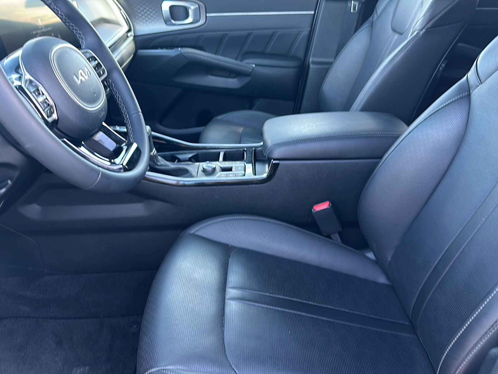 2025 Kia Sorento SX photo 4
