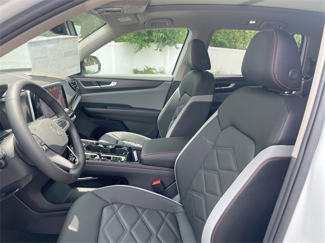 2025 Volkswagen Atlas Peak Edition SE Technology photo 28