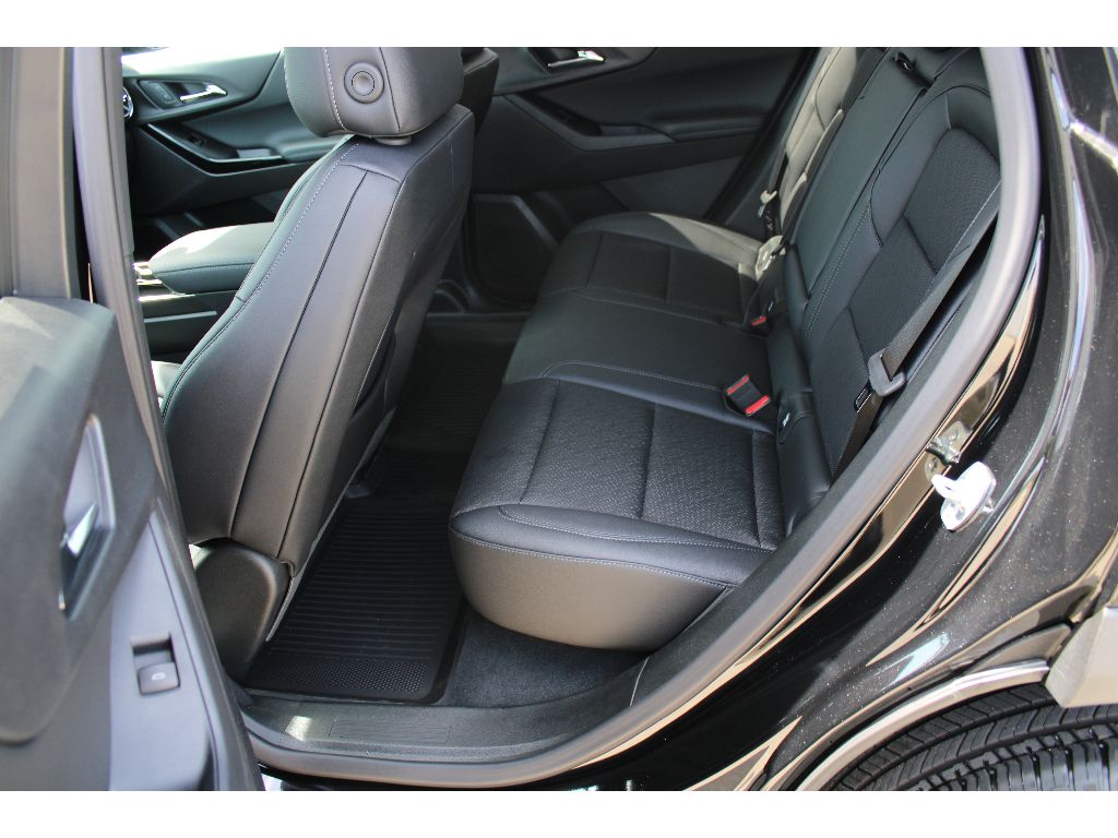 2026 Chevrolet Equinox LT photo 4