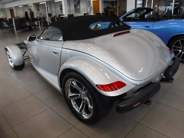 2000 Plymouth Prowler Base photo 17