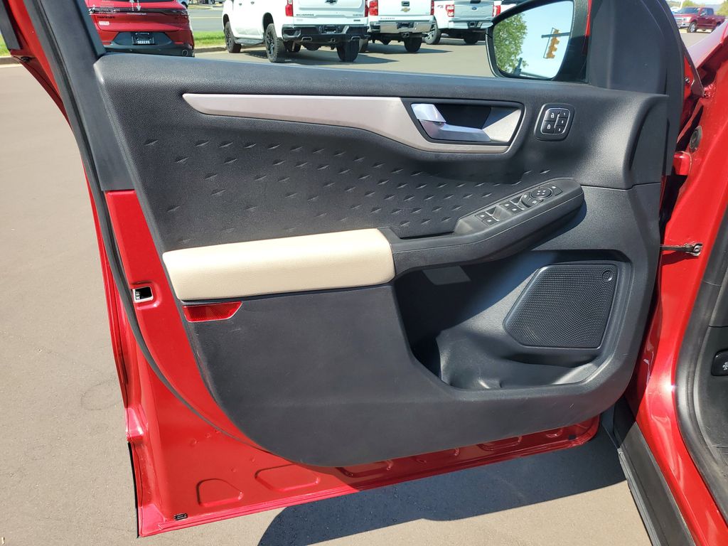 2020 Ford Escape SEL photo 6