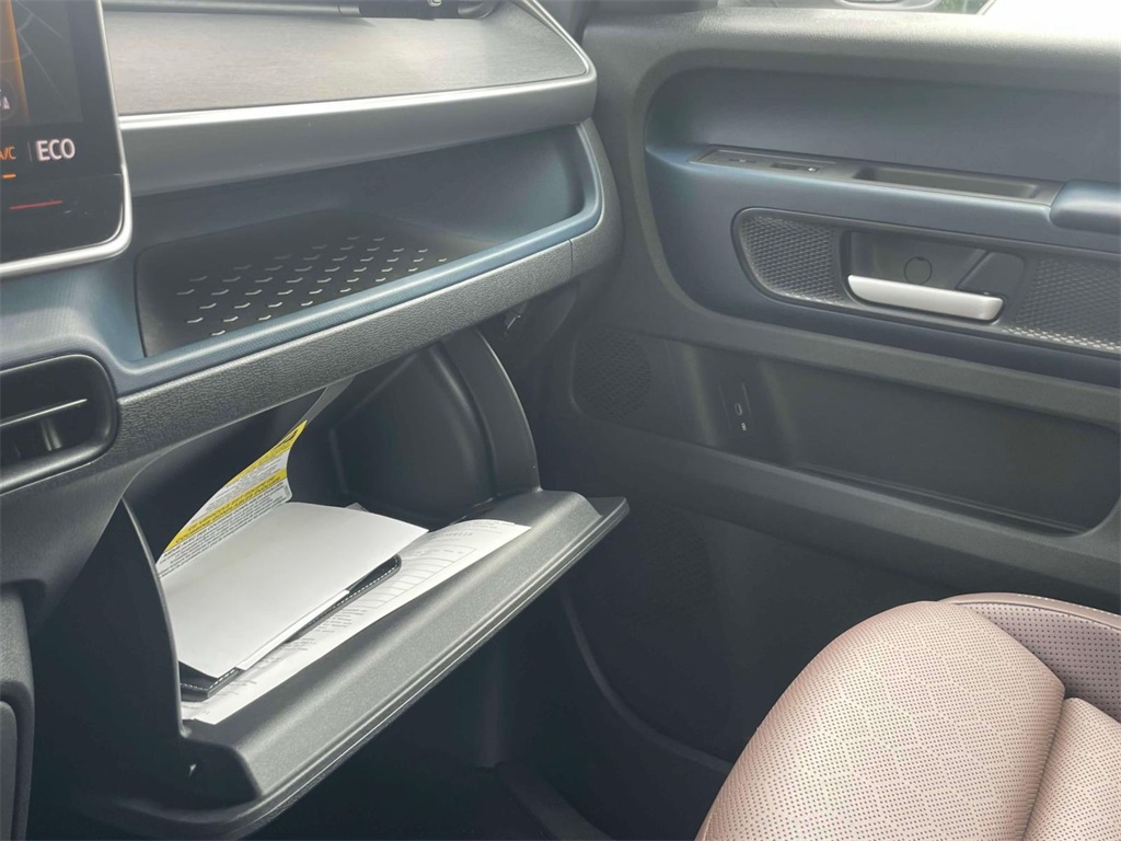 2025 Volkswagen ID. Buzz Pro S photo 28