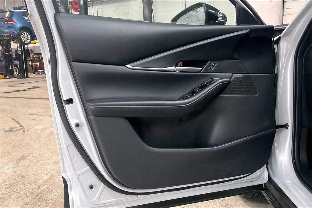 2025 MAZDA CX-30 - Image 21