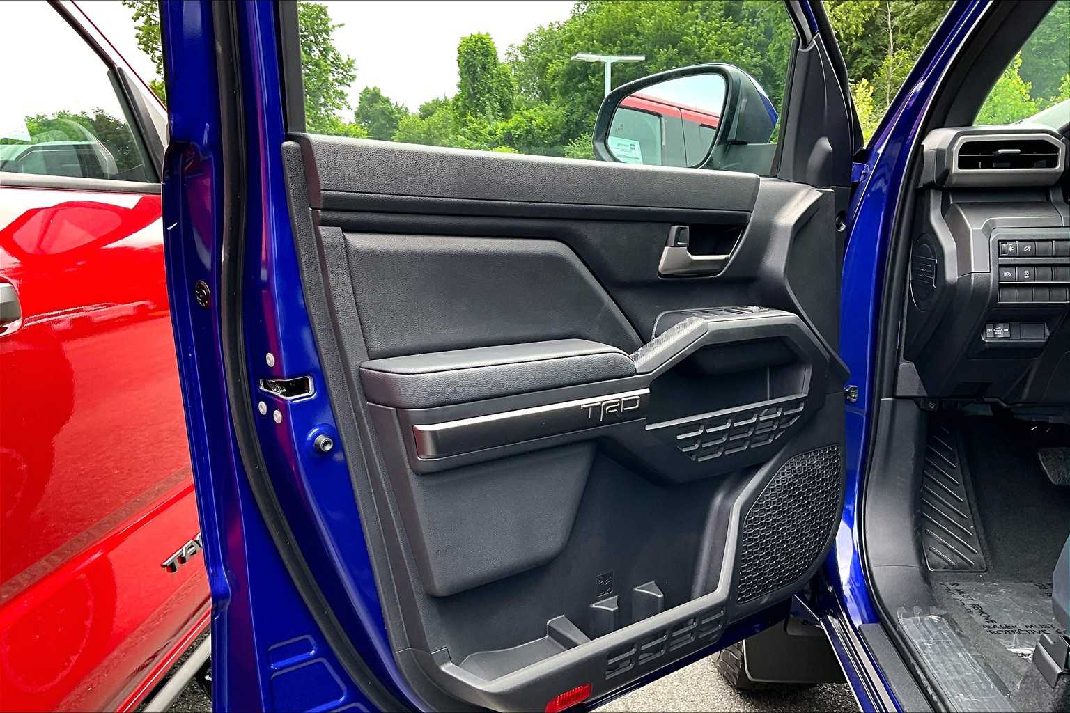 2025 Toyota Tacoma TRD Off-Road 4x4 Double Cab photo 10