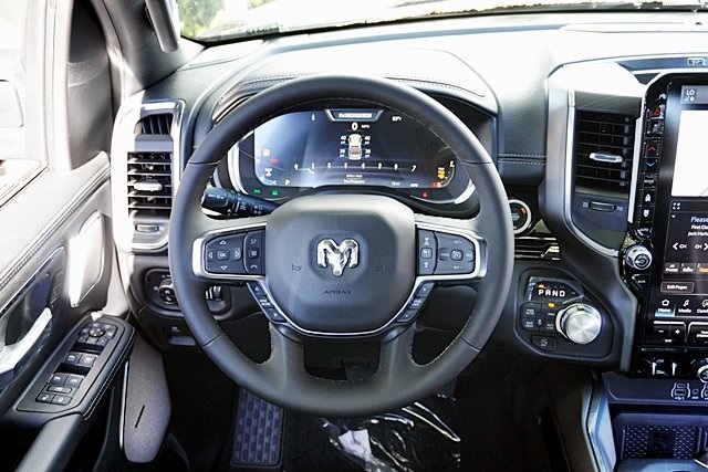 New 2026 Diamond Black Crystal Pearl-Coat Exterior Paint RAM Laramie image 26