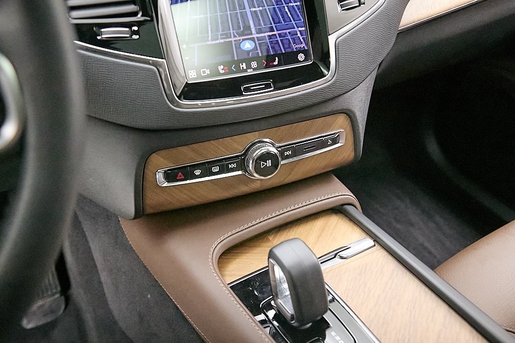 2023 VOLVO XC90 - Image 19