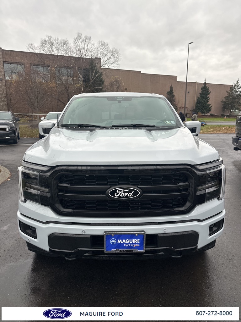 2025 Ford F-150 Lariat photo 2
