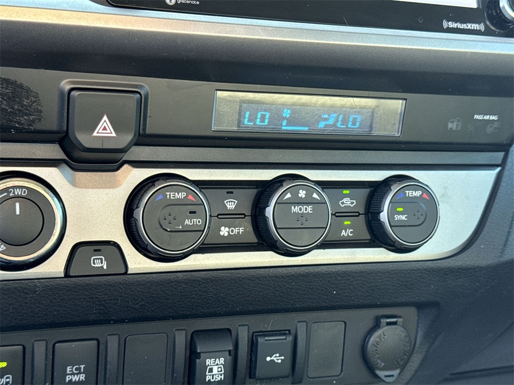 2022 Toyota Tacoma SR5 photo 24