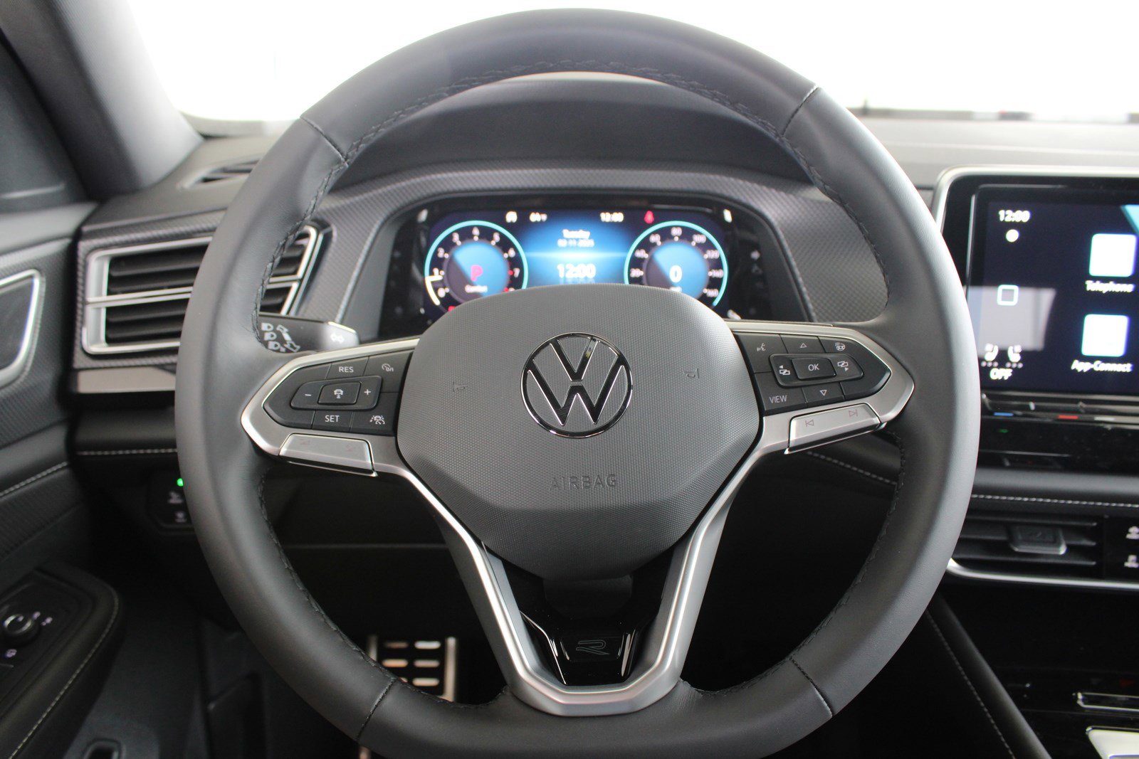 2025 Volkswagen Atlas Cross Sport SEL Premium R-Line photo 10