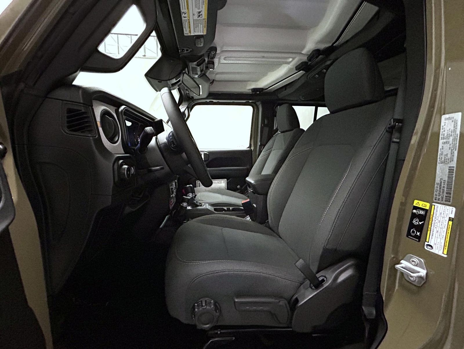 2025 Jeep Wrangler Willys photo 9