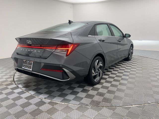 2025 Hyundai Elantra SEL Convenience photo 4
