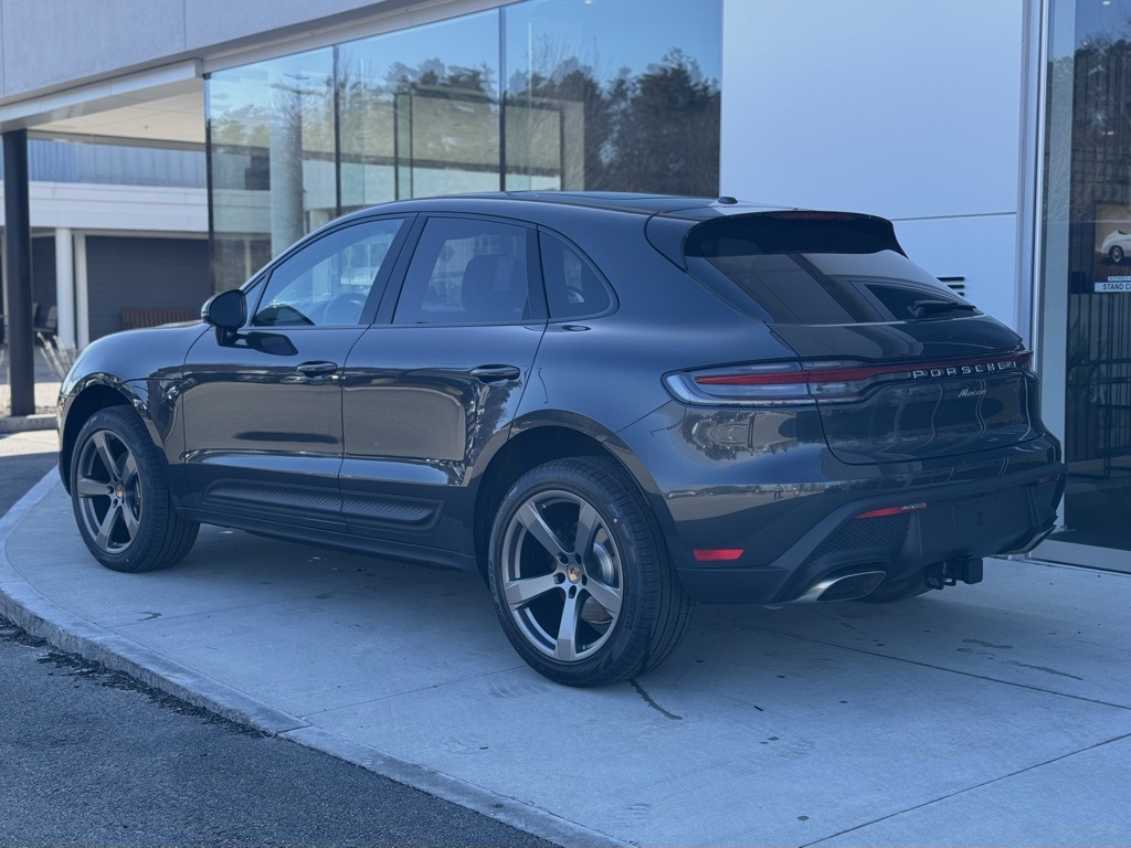 2025 Porsche Macan T photo 3
