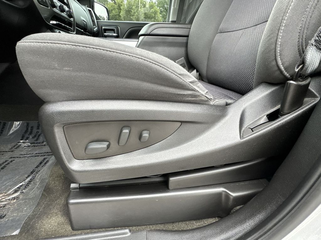 2018 Chevrolet Silverado 1500 LT photo 14