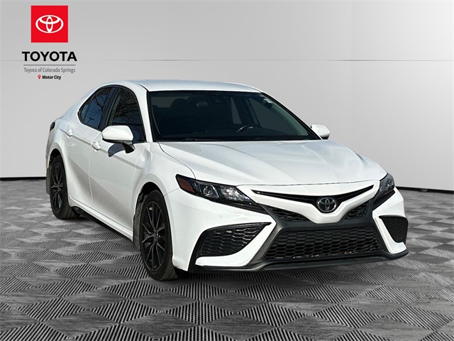 2021 Toyota Camry SE's photo