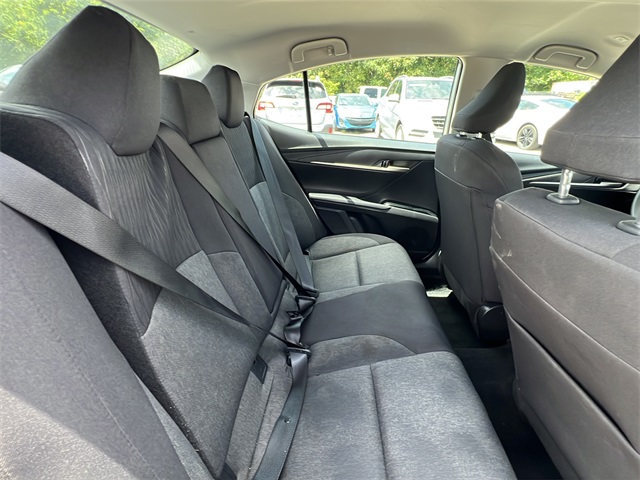 2025 Toyota Camry SE photo 14
