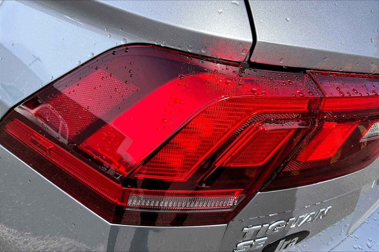2020 Volkswagen Tiguan SE photo 27