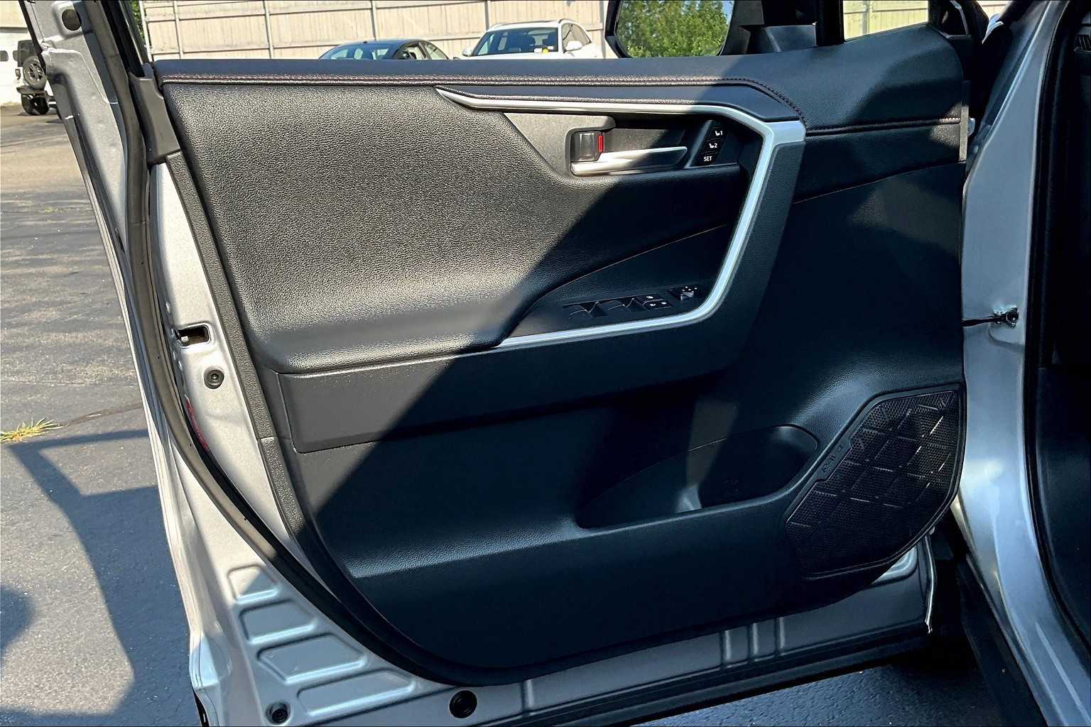 2023 Toyota RAV4 Prime XSE Premium photo 38