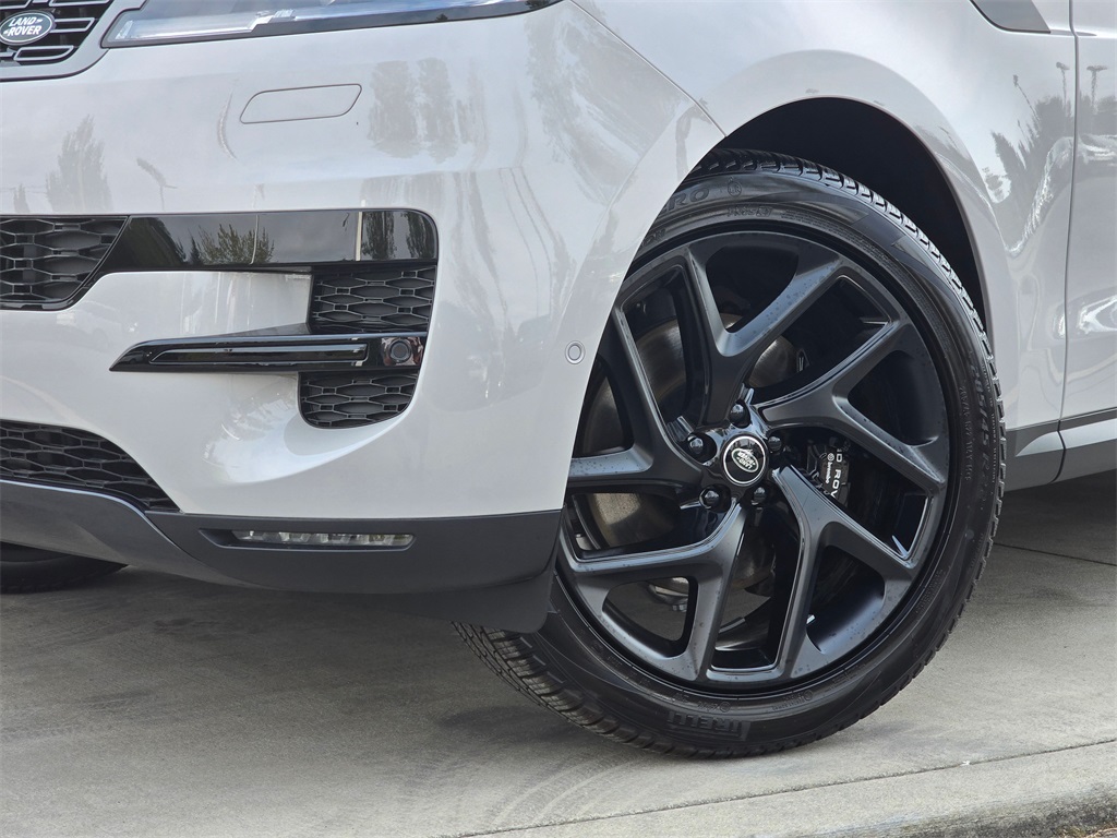 2025 Land Rover Range Rover Sport SE photo 2
