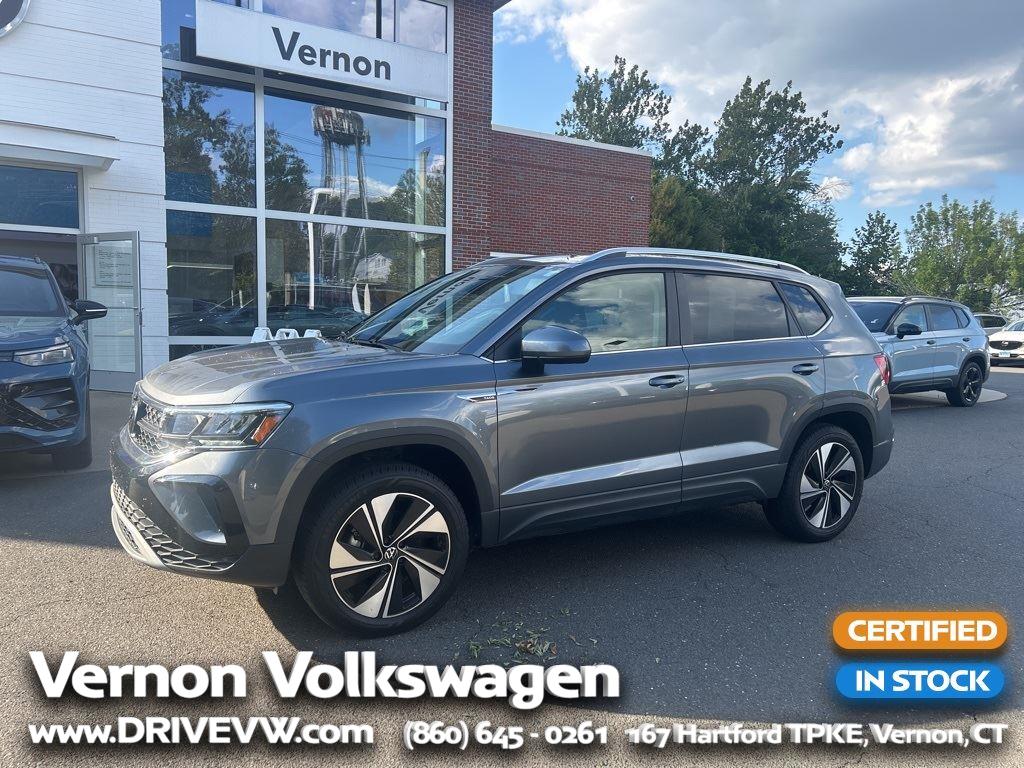 2024 Volkswagen Taos SE's photo