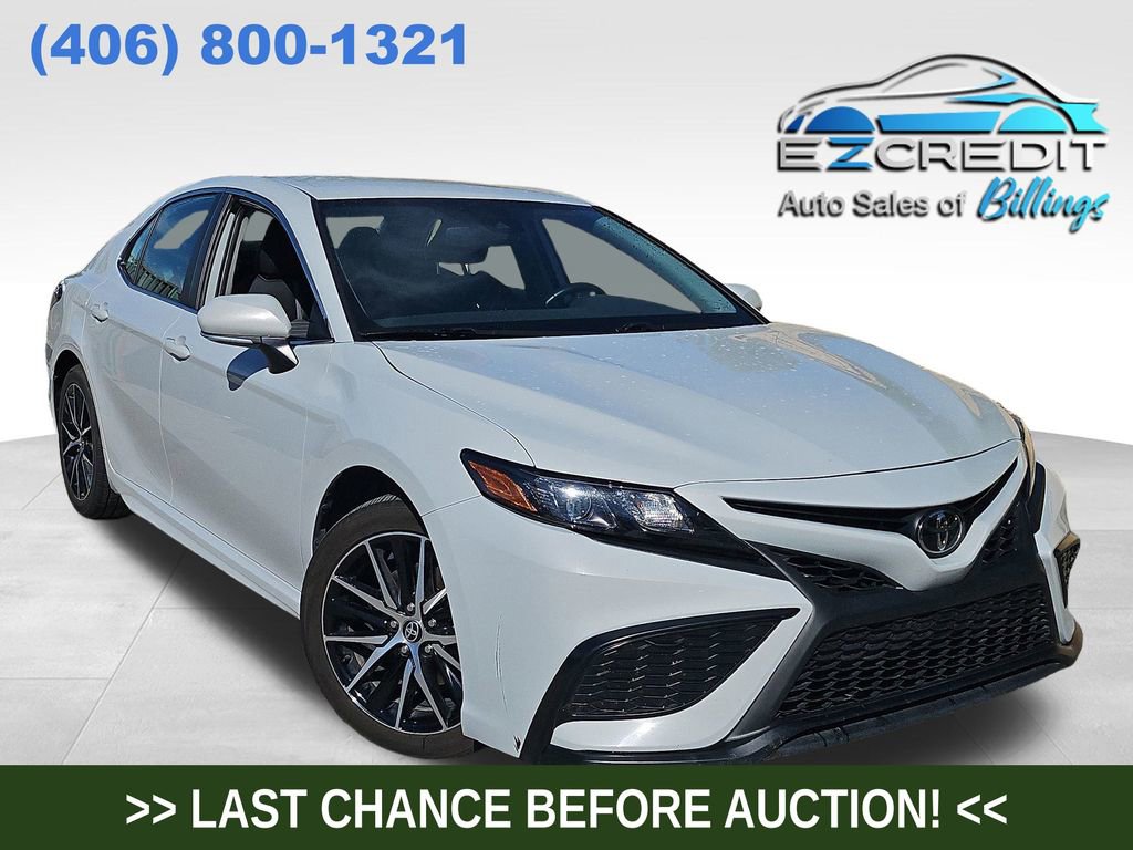 2023 Toyota Camry SE's photo