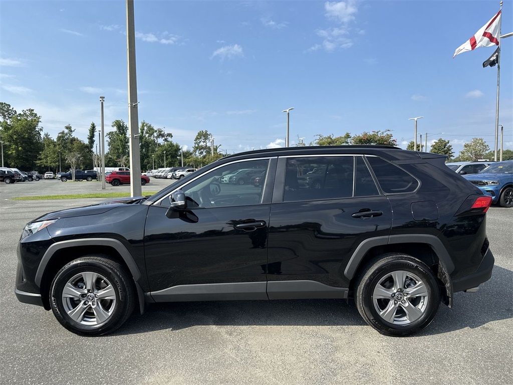 2024 Toyota RAV4 XLE photo 5