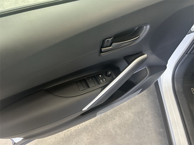 2026 Toyota Corolla Cross XLE XSE photo 14