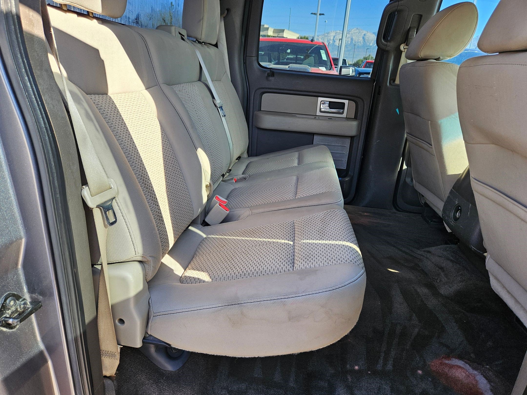 2010 Ford F-150 XLT photo 27