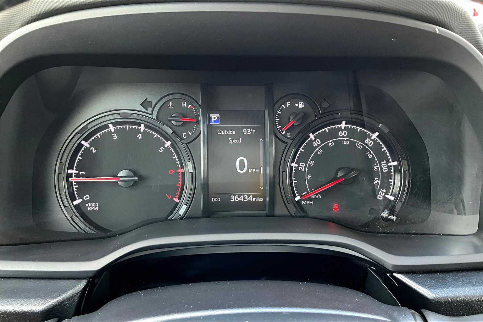 2024 Toyota 4Runner SR5 photo 25