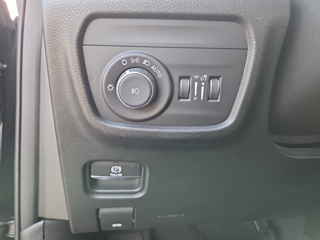 2023 Jeep Grand Cherokee Summit photo 15