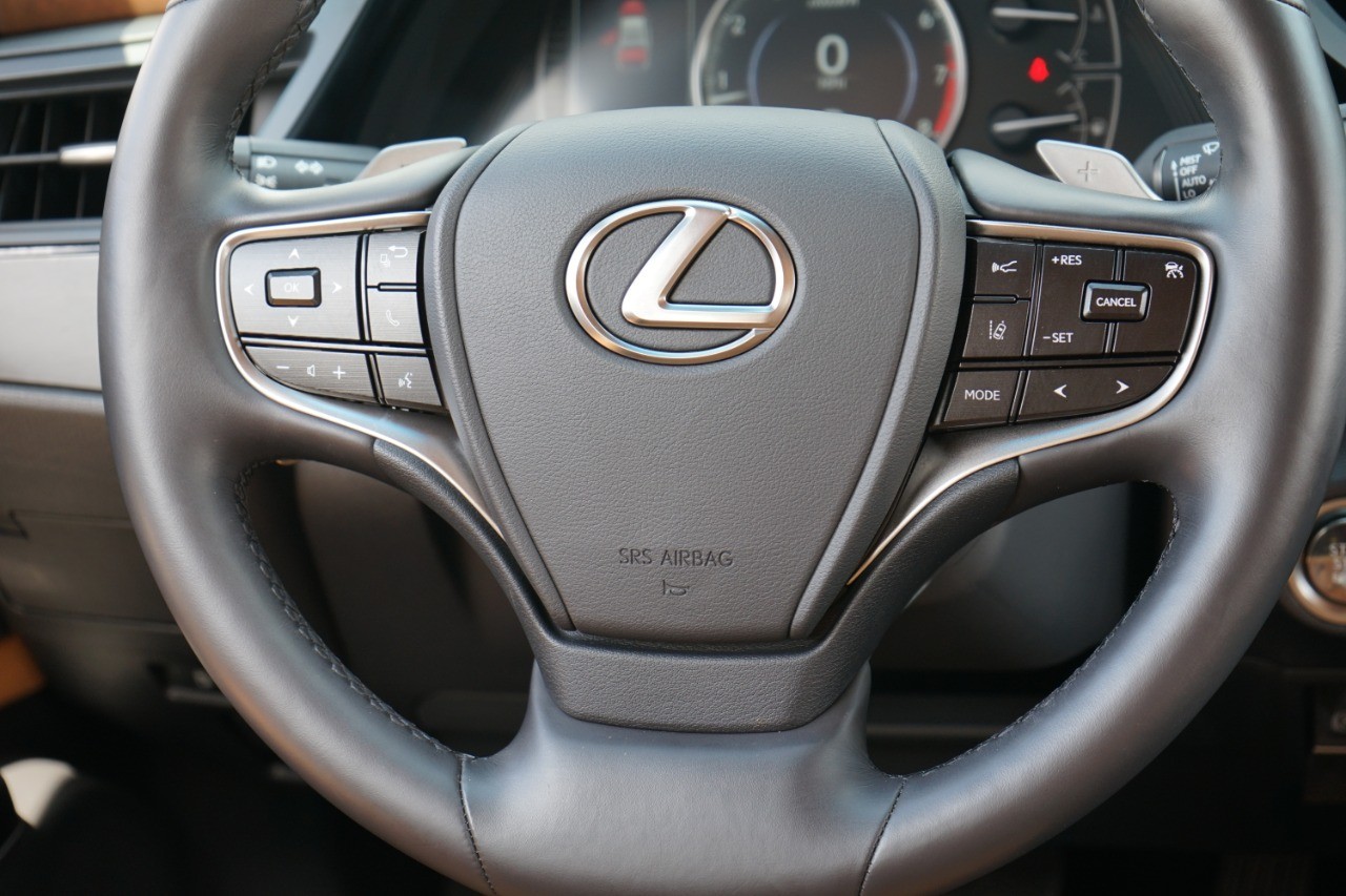 2025 Lexus ES 350 photo 27