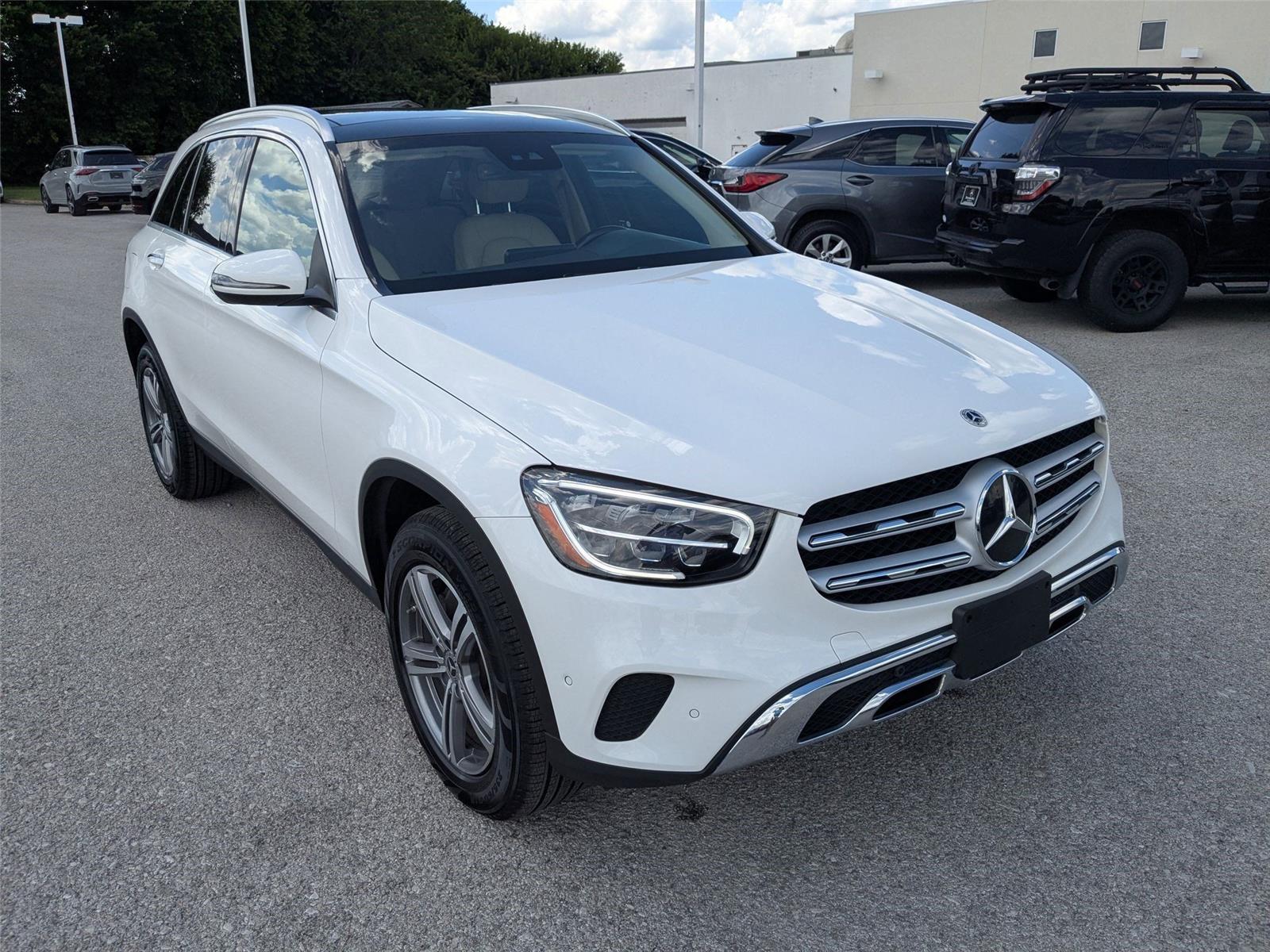 2022 Mercedes Benz GLC 300 4MATIC photo 3