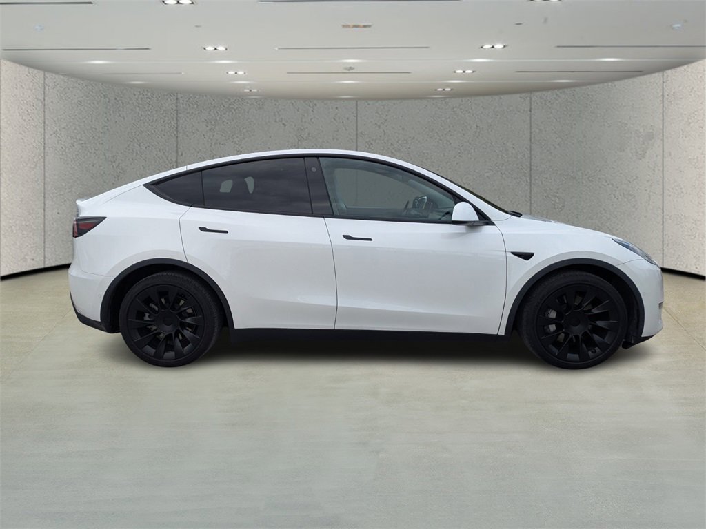 Used 2021 Tesla Model Y Long Range with VIN 5YJYGDEE8MF200609 for sale in Kansas City