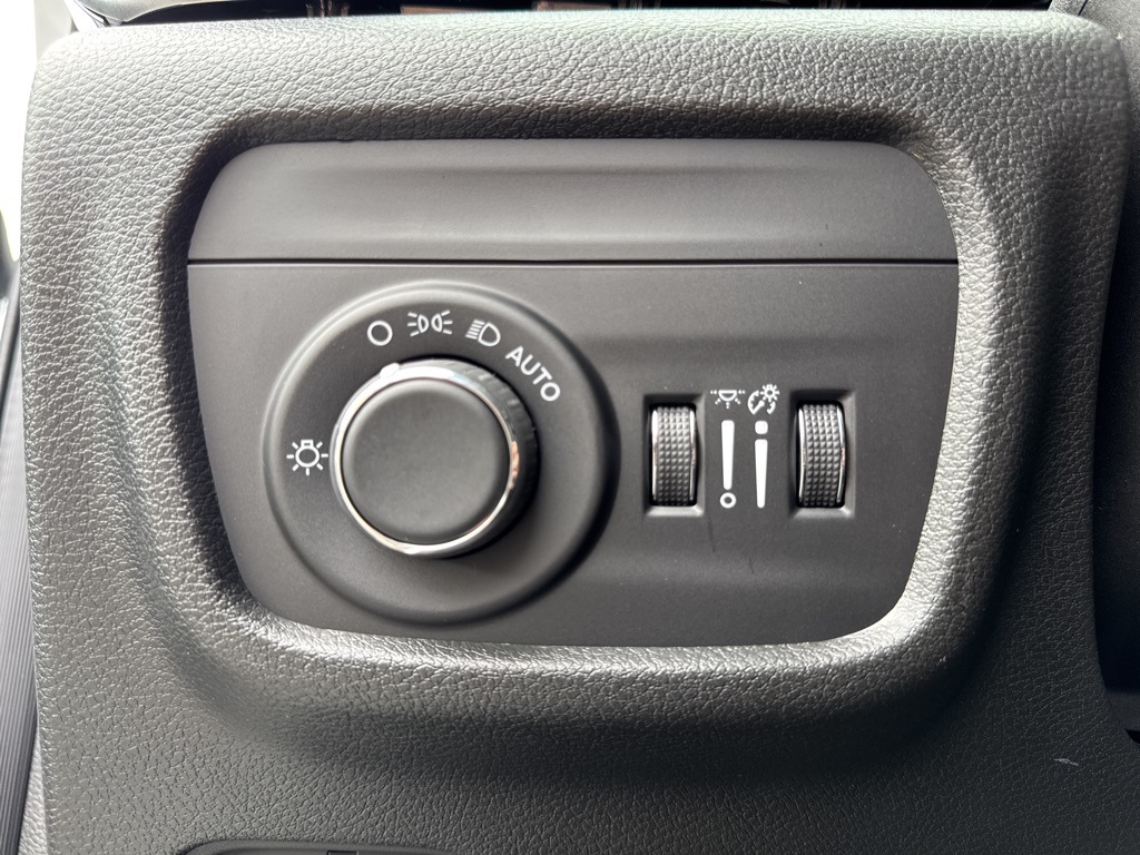 2025 Jeep Grand Cherokee Altitude X photo 48